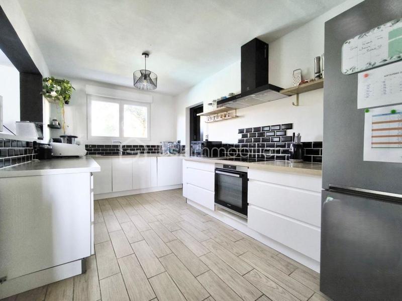 Maison traditionnelle - 135 m² - 6 pièces