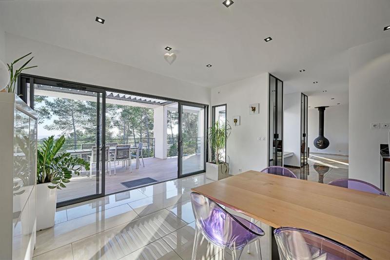 Demeure - 400 m² - 11 pièces