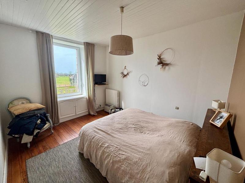 Maison - 250 m² - 9 pièces