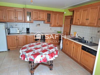 Maison - 200 m² - 7 pièces