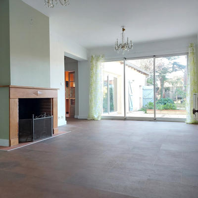 Maison - 150 m² - 9 pièces