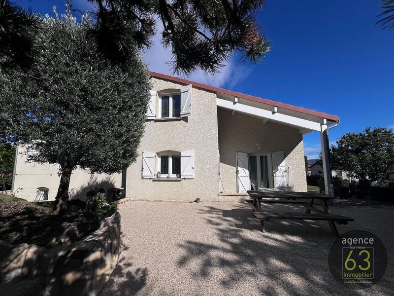 Maison - 159 m² - 6 pièces