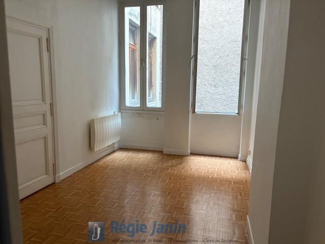 Appartement - 80 m² - 2 pièces
