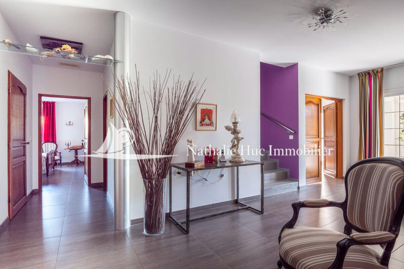 Maison - 204 m² - 7 pièces