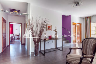 Maison - 204 m² - 7 pièces