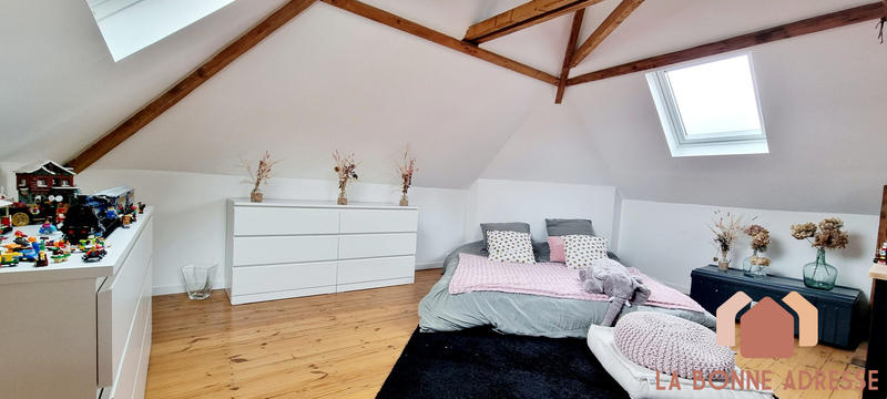 Maison - 251 m² - 7 pièces