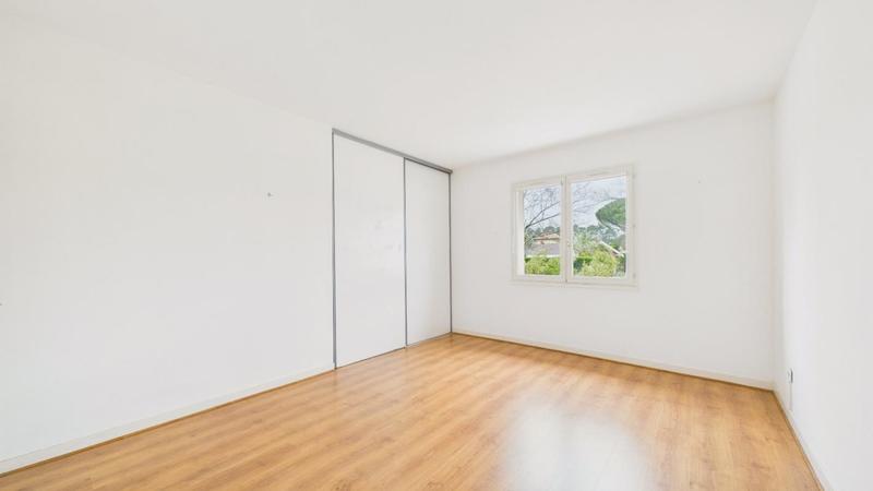 Maison - 180 m² - 6 pièces