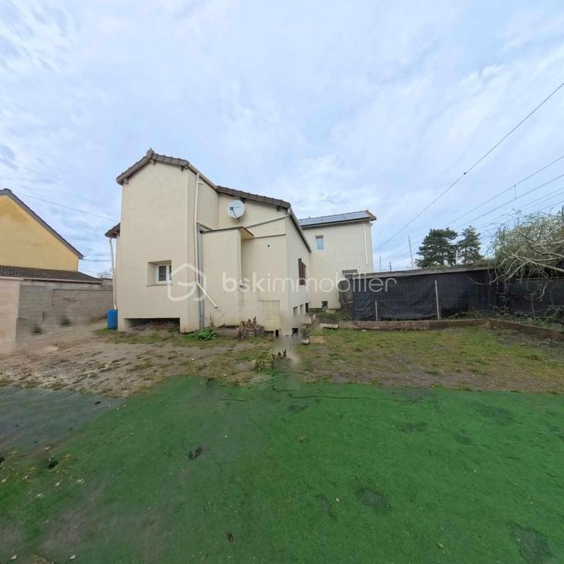 Maison - 90 m² - 6 pièces