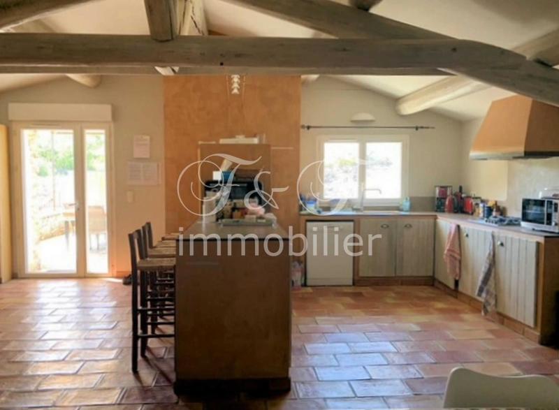 Propriété - 550 m² - 17 pièces