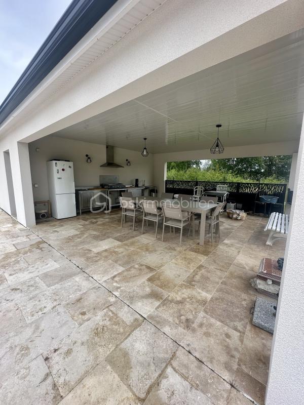 Maison - 248 m² - 11 pièces