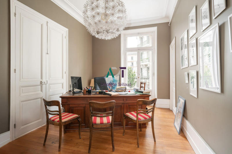 Appartement - 163 m² - 7 pièces