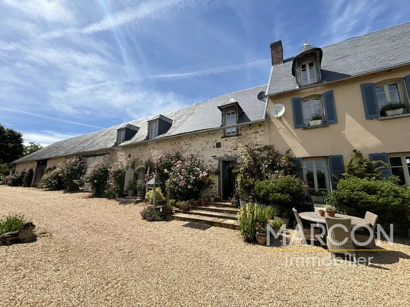 Propriété - 318 m² - 10 pièces