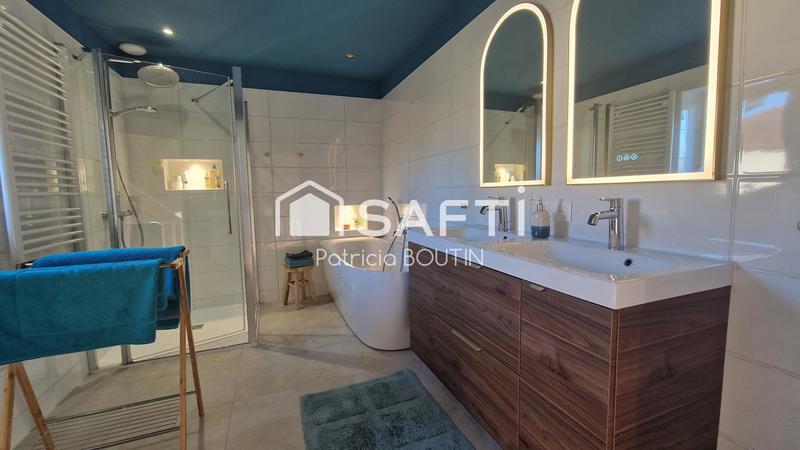 Maison - 204 m² - 7 pièces