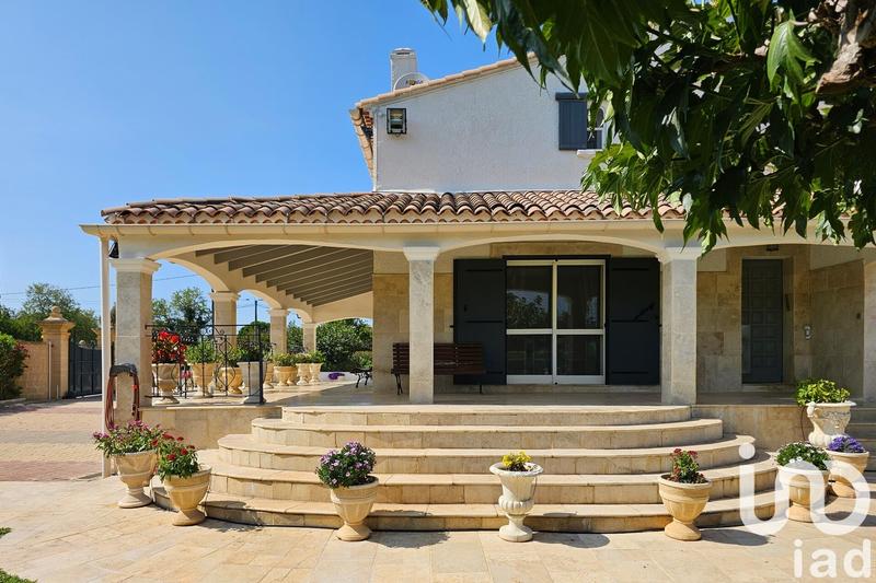 Maison - 220 m² - 9 pièces