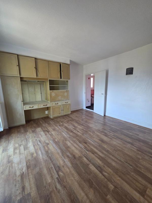 Maison - 180 m² - 8 pièces