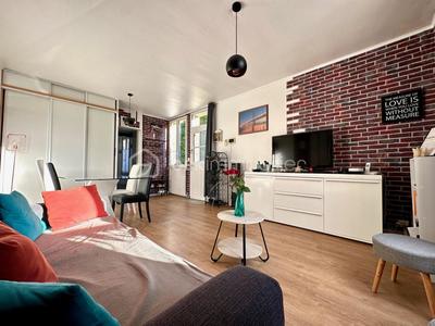 Maison - 80 m² - 3 pièces