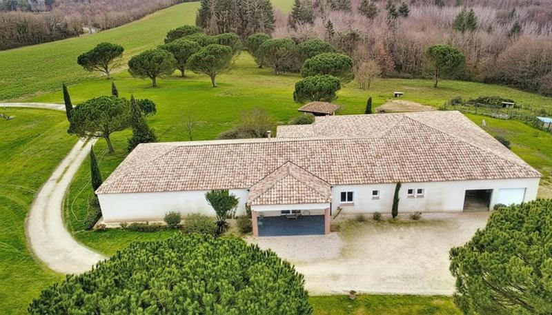 Maison - 377 m² - 7 pièces