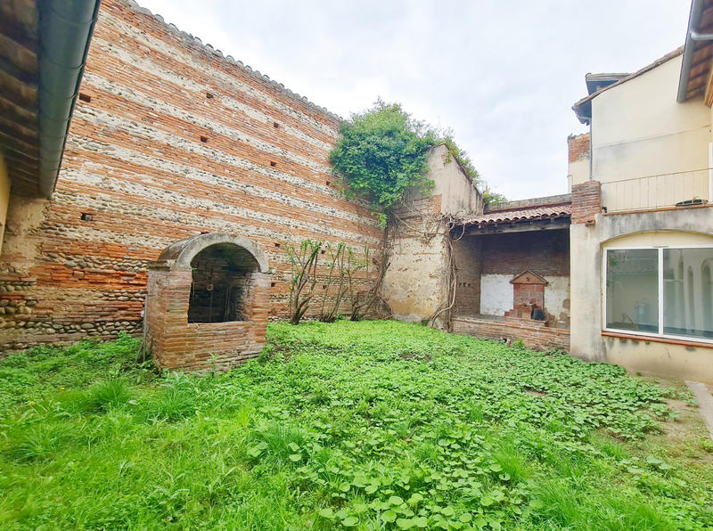 Propriété - 656 m² - 14 pièces