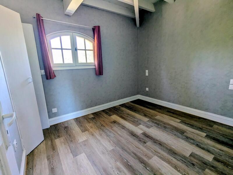 Maison - 270 m² - 10 pièces