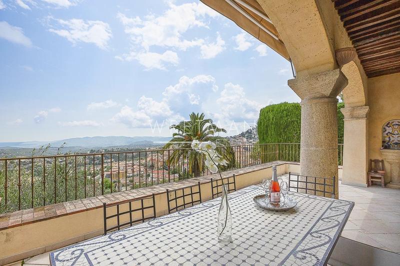 Maison de ville - 200 m² - 7 pièces