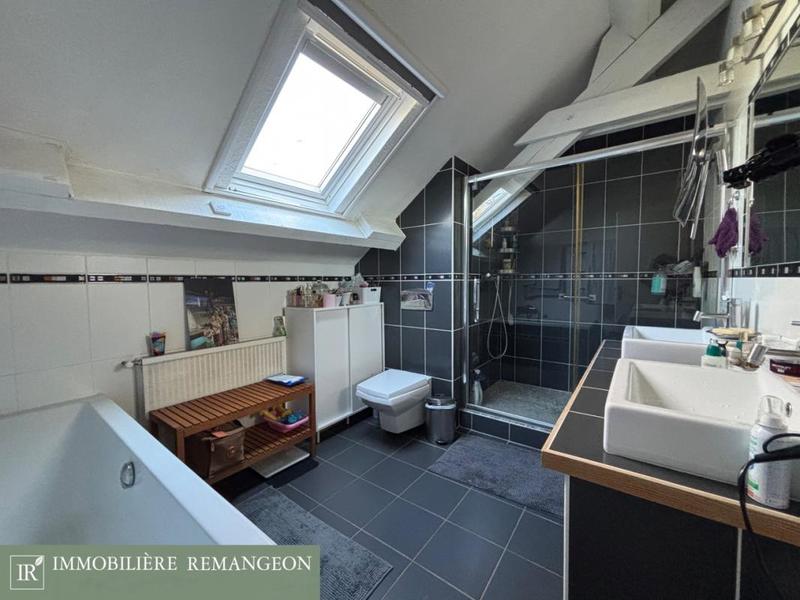 Propriété - 349 m² - 7 pièces