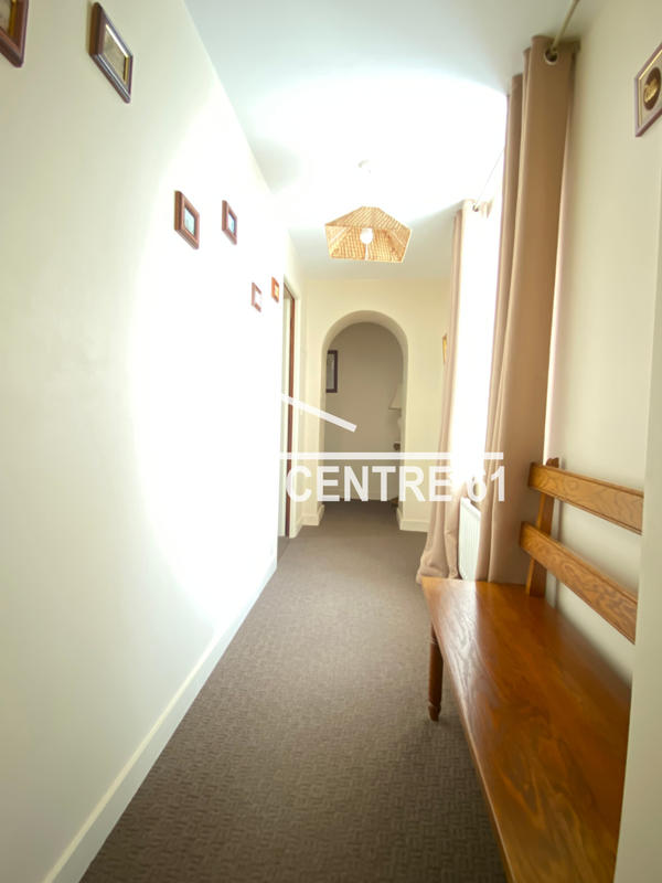 Maison - 180 m² - 6 pièces