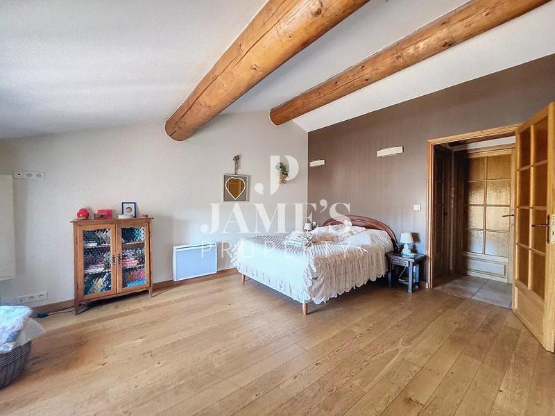 Maison - 200 m² - 6 pièces