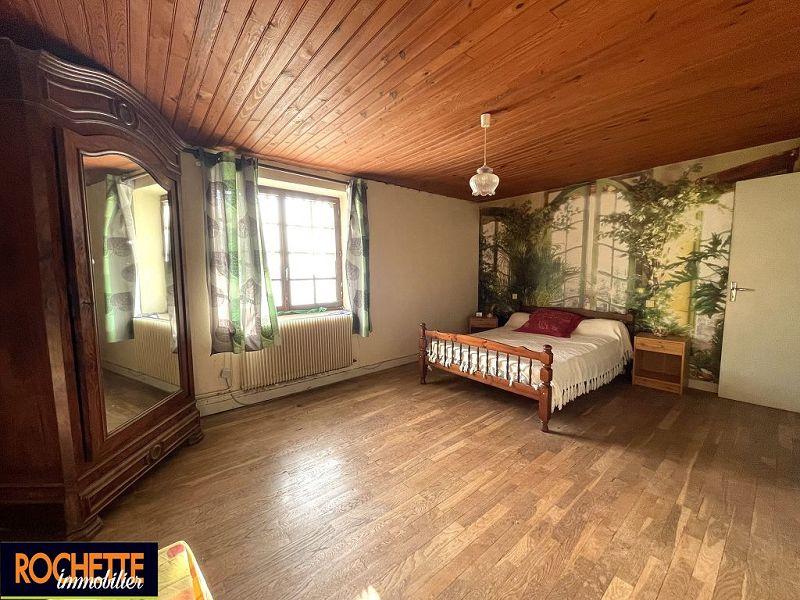 Maison traditionnelle - 145 m² - 6 pièces