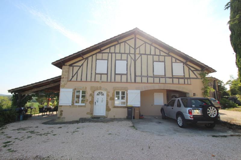 Maison ancienne - 300 m² - 10 pièces