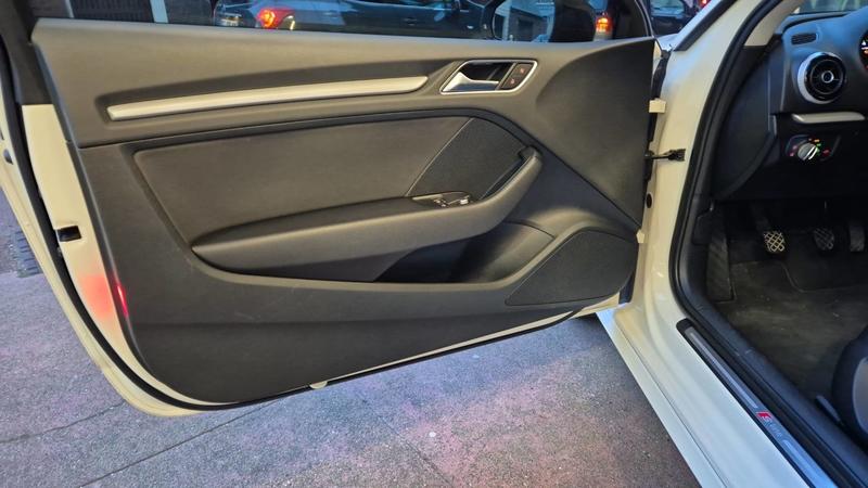 Audi A3 1.6 Tdi 110 s line