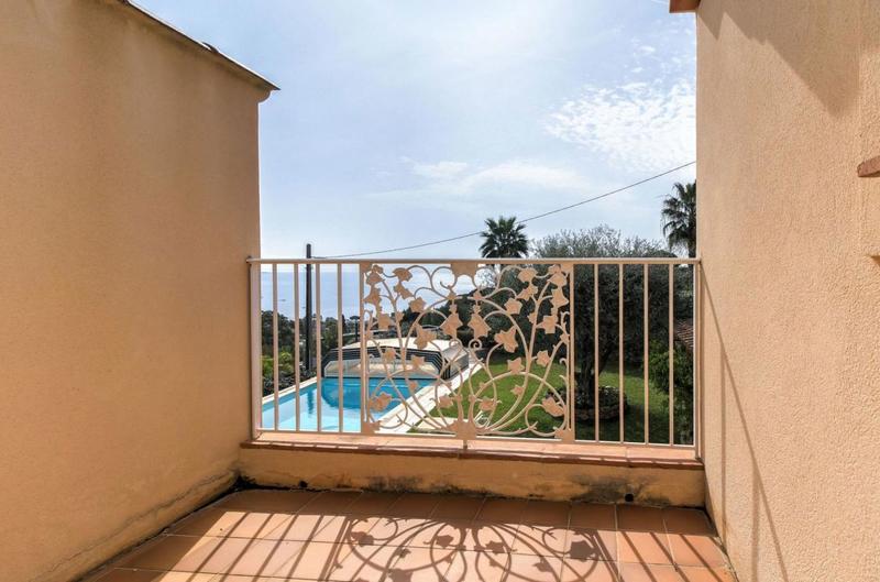 Propriété - 317 m² - 9 pièces