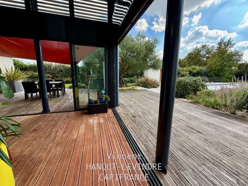 Maison - 245 m² - 9 pièces