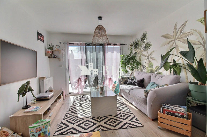 Maison - 99 m² - 5 pièces