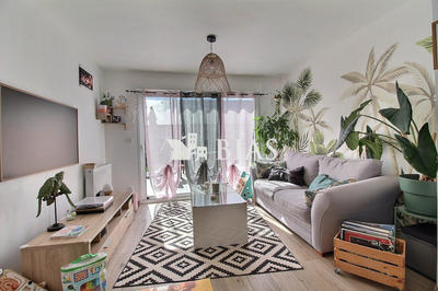 Maison - 99 m² - 5 pièces