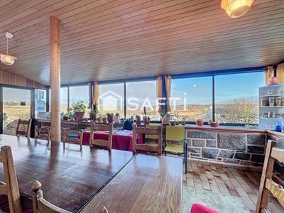 Maison - 295 m² - 7 pièces