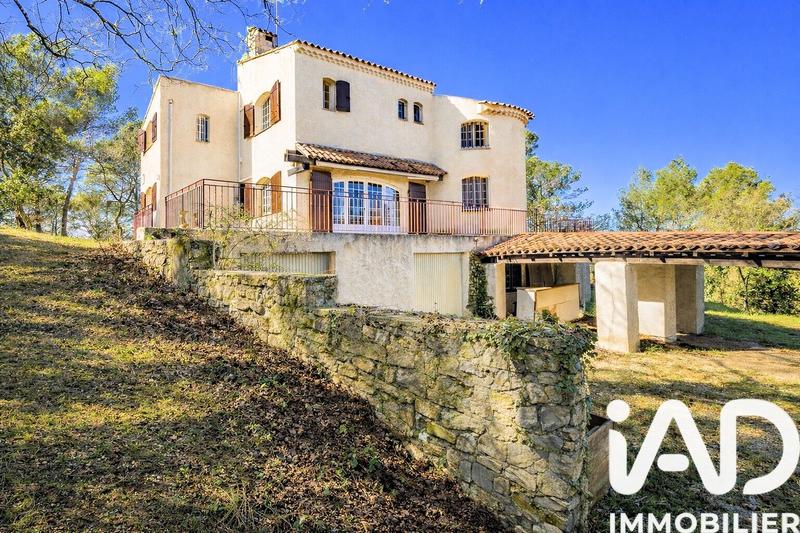 Maison - 226 m² - 8 pièces