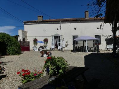 Maison chambre d'hôtes - 235 m² - 8 pièces