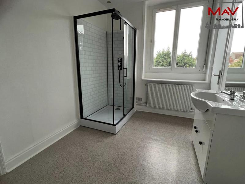 Maison - 210 m² - 8 pièces