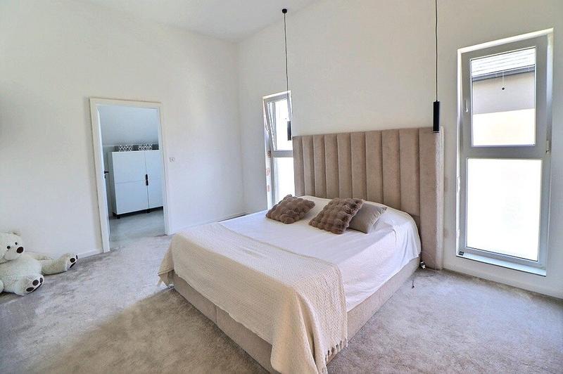 Maison contemporaine - 193 m² - 6 pièces