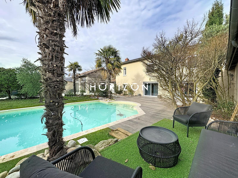 Maison ancienne - 195 m² - 7 pièces