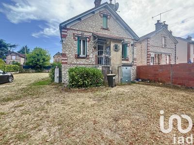 Maison - 90 m² - 5 pièces
