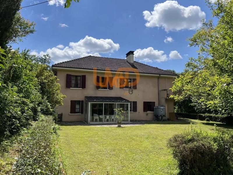 Villa - 237 m² - 8 pièces