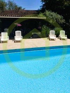 Maison - 525 m² - 12 pièces