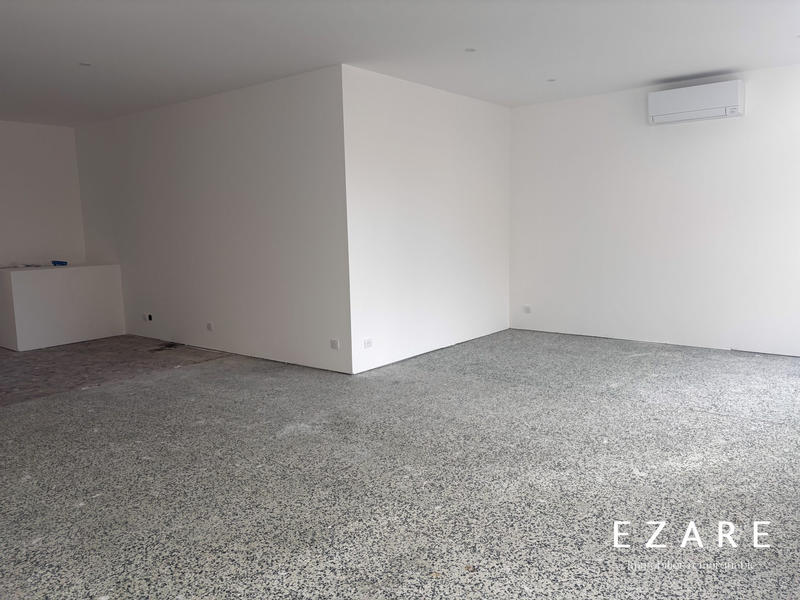 Local commercial - 56 m² - 2 pièces