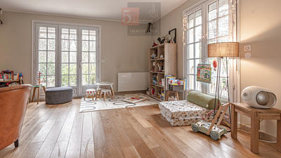 Maison - 195 m² - 8 pièces