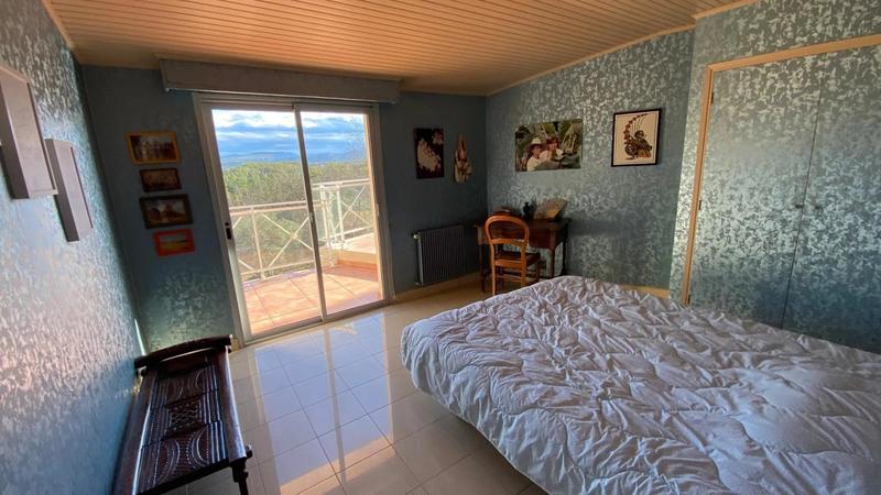 Maison - 170 m² - 9 pièces