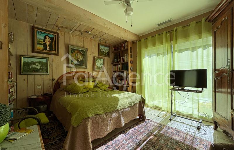 Maison - 235 m² - 6 pièces