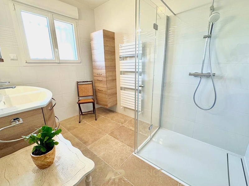 Maison - 102 m² - 4 pièces