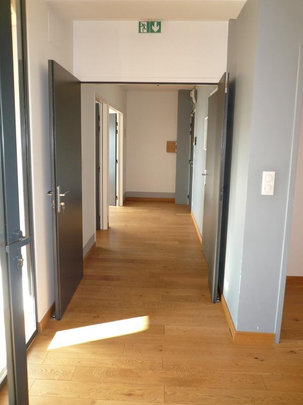 Bureau - 93 m² - 4 pièces