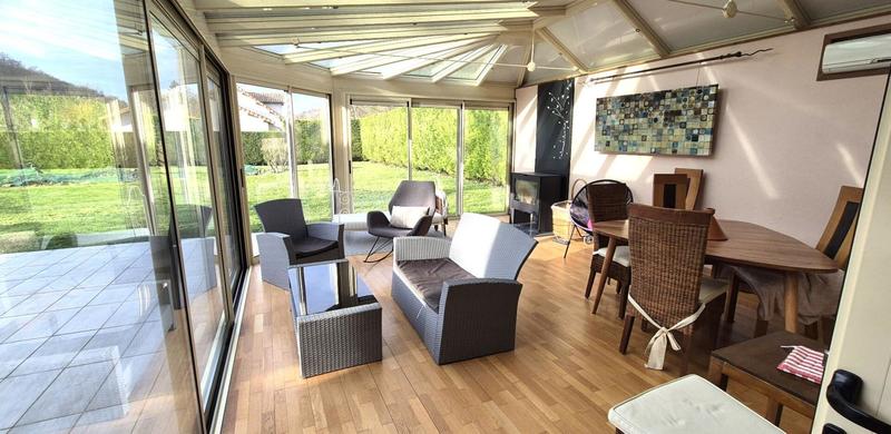 Propriété - 225 m² - 10 pièces